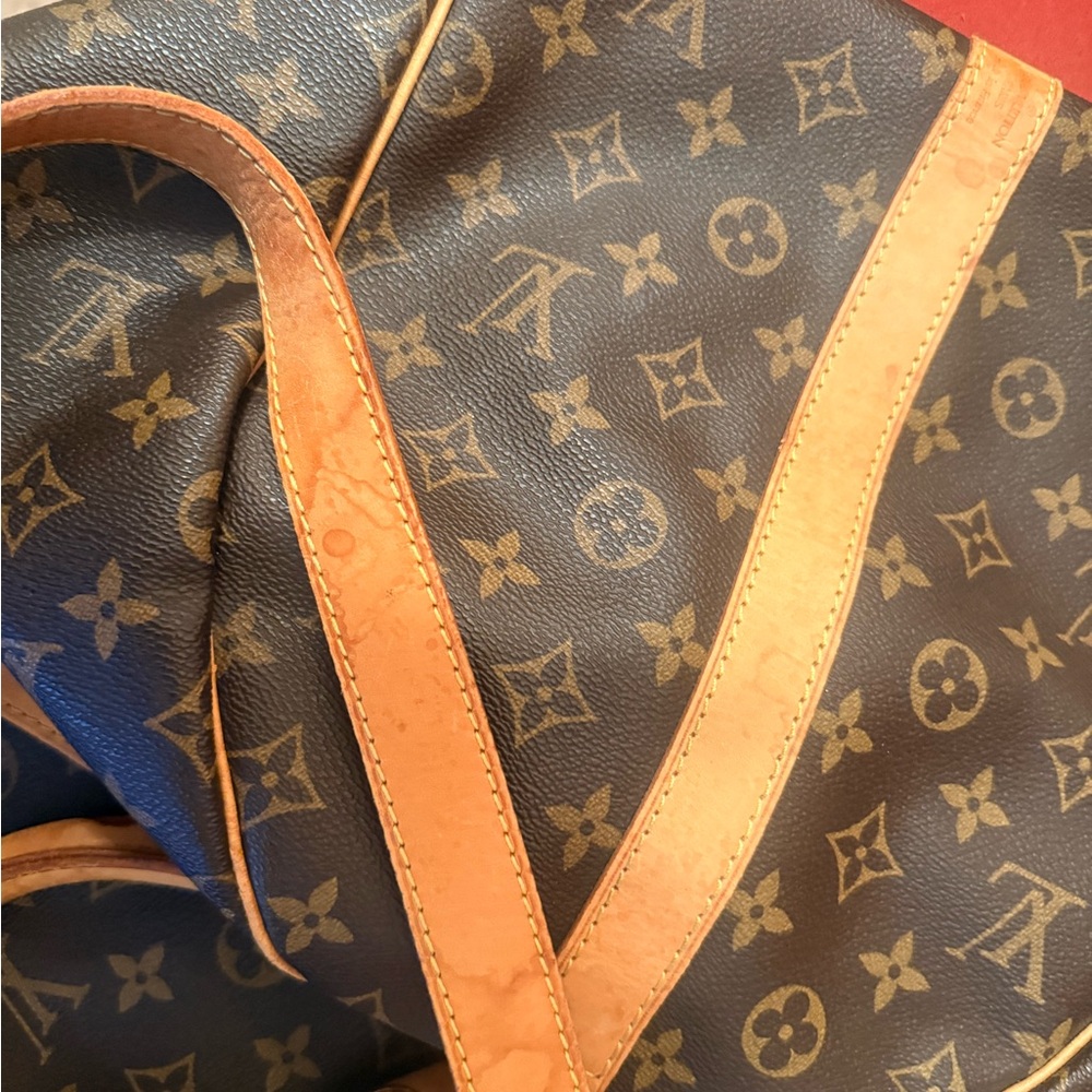 Louis Vuitton Monogram Travel Bag - Picture 7 of 9